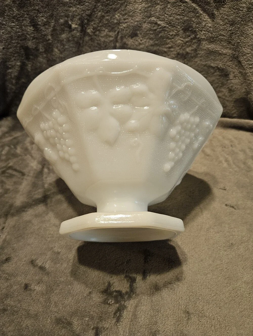 Vintage Anchor Hocking Harvest Grape milk glass pedestql Bowl